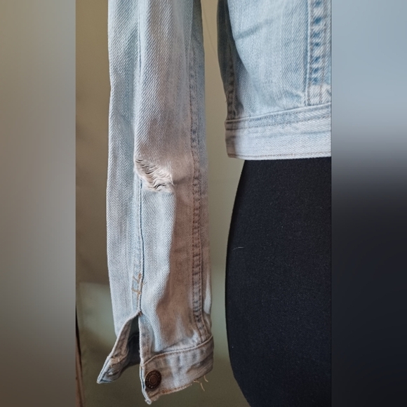 A Forever 21 Light Blue Denim Jean Jacket - Picture 7 of 11